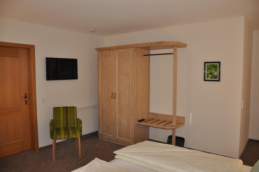 Lauras Landhauspension Medebach Zimmer foto